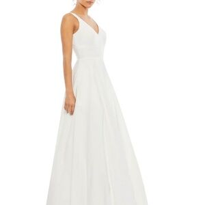 MAC DUGGAL Dress Size 12 Evening Gown White Pockets Classic Sleeveless
